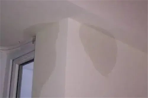 楼房漏雨归物业管理吗?