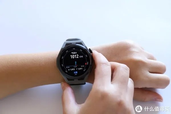 华为WATCH GT Runner评测:华为首款专业跑表,有了它我更爱跑步了