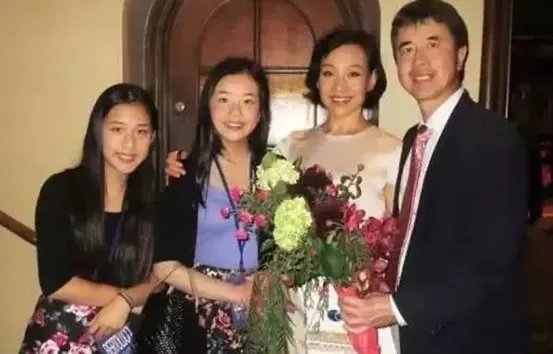 陈冲女儿照片简介 陈冲女儿近照甜美已亭亭玉立