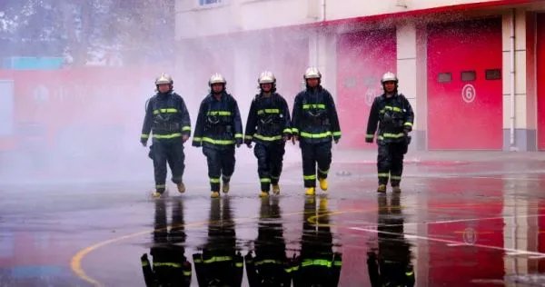 《烈火英雄》根据大连“7·16”石油管线爆炸事件改编,当时为什么会发生这种情况?最后查出爆炸原因了吗?