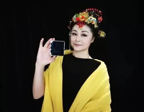 于月仙车祸地,骆驼不怕汽车经常穿越公路,是否时有交通事故发生?