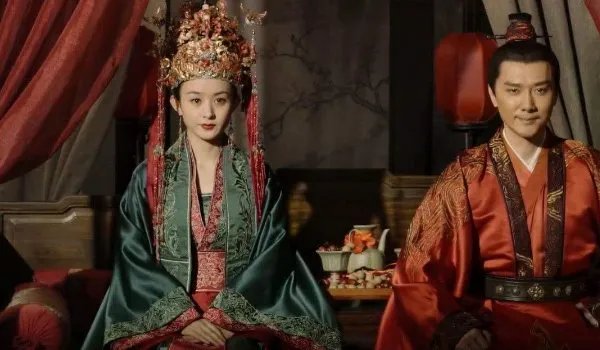 曝冯绍峰带儿子探班赵丽颖是真的吗?