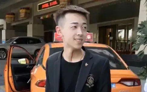 挑虾线什么梗啊?