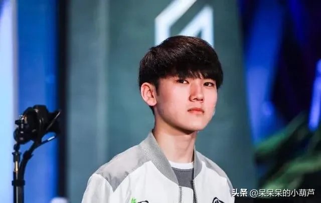 王思聪开团JKL事件发酵,RNG被水粉怒喷:“卡合同挣1千万害人不浅”,你怎么看?