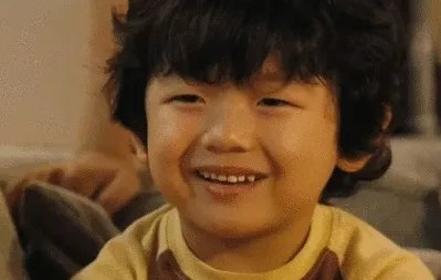 王锡玄长大后的照片 王锡玄表情包GIF多图