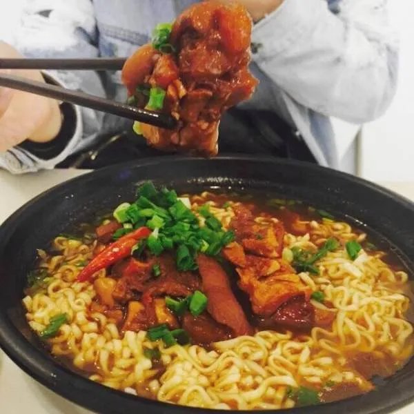 请问成都春熙路有什么美食?