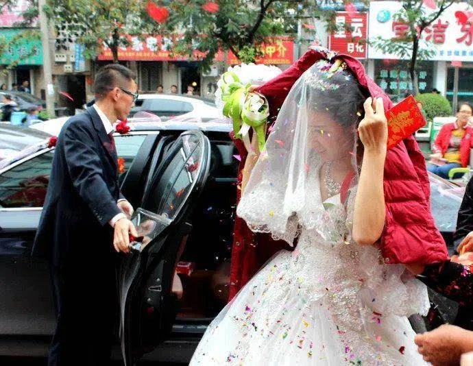 结婚上下车礼钱很重要吗 结婚现在给下车钱给多少啊
