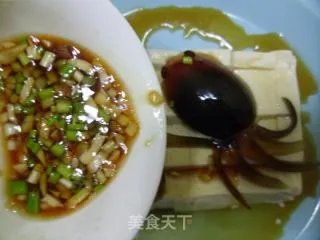 凉拌皮蛋豆腐