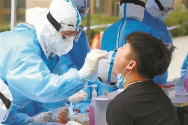 全国疫情中风险区有49个,有病例做11次核酸才呈阳性,究竟是怎么回事?