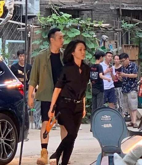 周迅新戏片场路透：这次合作的男演员还是不红的他