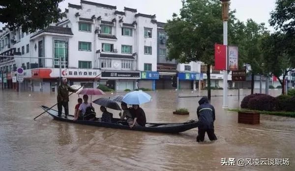 如何看待安徽黄山歙县因暴雨部分考生无法到场高考语文考试取消?