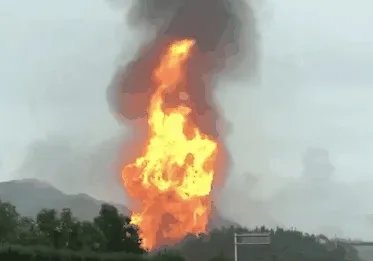 威慑伊朗地下基地!美B2轰炸机对伊朗投巨型钻地弹有何可怕之处?