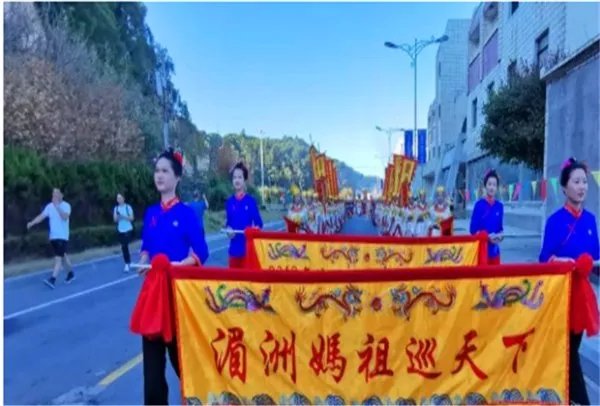 妈祖首次坐动车买实名车票,妈祖也能做动车?