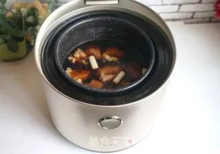 炖猪脚