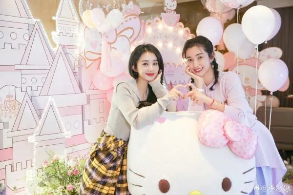 赵丽颖陪李冰冰过生日,他们还有哪些有爱互动?