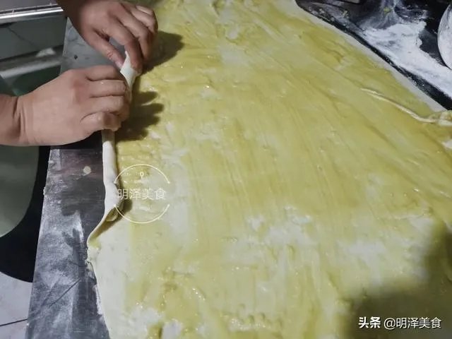 怎样做油酥饼?里面的油酥怎样做?详细的做法步骤图有吗?