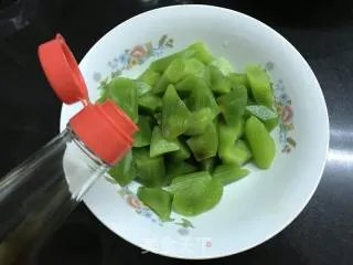 凉拌莴笋