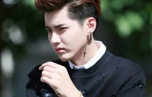 为什么说吴亦凡否认和秦牛正威的恋情是一次非常糟糕的公关?