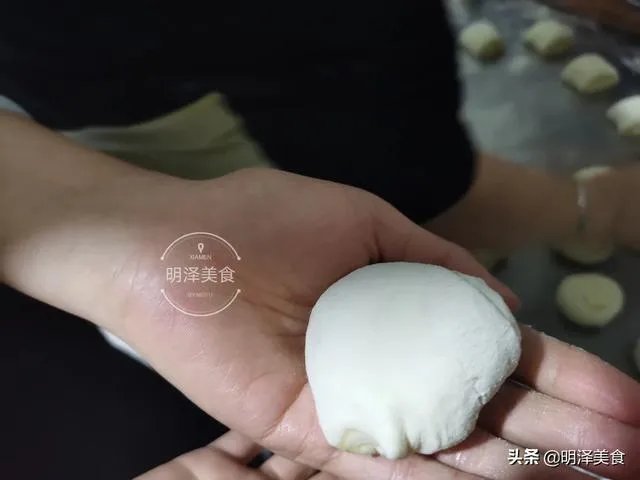 怎样做油酥饼?里面的油酥怎样做?详细的做法步骤图有吗?