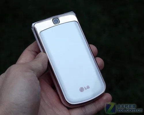 LG冰淇淋手机II更可爱 天翼机KV600评测