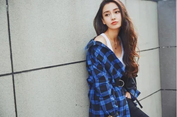 杨颖疑自曝单身后,黄晓明首发声,两人究竟是否已经离婚?