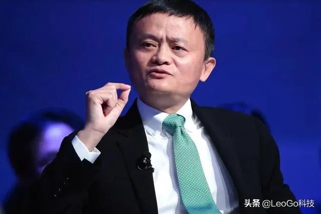 为什么感觉现在网上很多人开始踩马云?