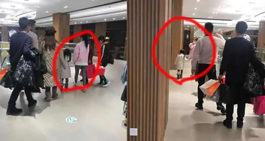 偶遇李小璐母女逛街照片:低调逛街画面和谐(图)