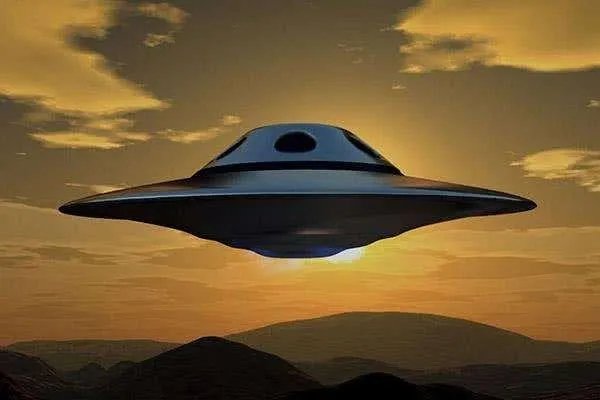 美国首次承认了UFO,那罗斯威尔事件是不是美国虚构的?