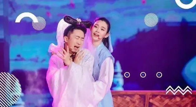 奚梦瑶摔倒后微博上那些大V的评论真是本人操作的吗?