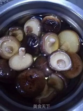 鹌鹑蛋红烧肉