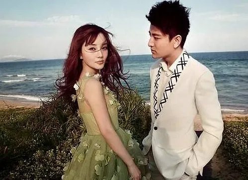 李小璐带甜馨度假,贾乃亮疑被打马赛克,你猜他们会复合吗?