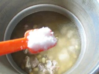 黄豆排骨汤