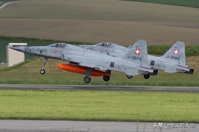 F5战斗机在二代机里算是最好的吗?