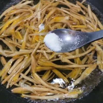 干黄花菜的做法