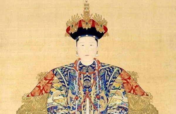 皇后 皇太后 太后 太皇太后区别? 或者说皇帝分别给她们叫什么的?