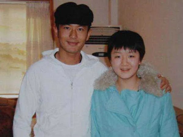 陈梦和黄晓明是什么关系?