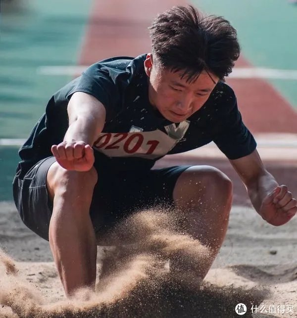 摄影器材 篇一:索尼微单nex6十万快门有感 多个镜头评测