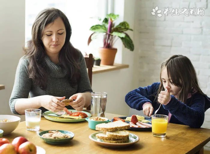 成年阿拉斯加护食,阿拉斯加幼犬爱咬人 护食怎么办TT