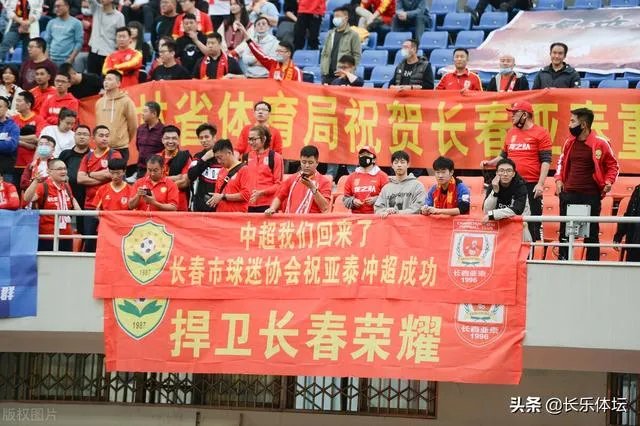 先挖于睿,再抢谭龙,亚泰球迷快哭了!上港国脚何不回归绿城?