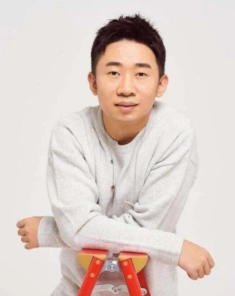 杨迪包场少林寺禁止游客进入,老大爷破口大骂,杨迪本人如何回应?