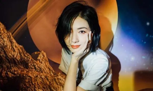 为什么都说万茜人设崩塌了,她都做了哪些事情?