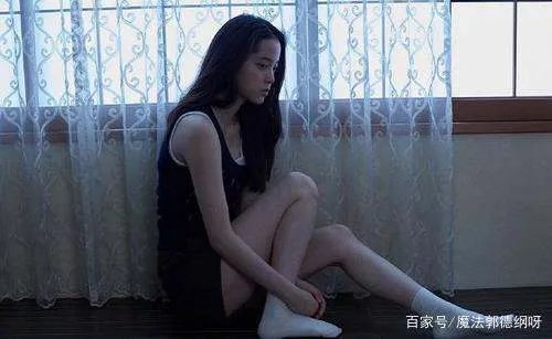 从万人羡到万人嫌,“天才少女”欧阳娜娜,是如何打烂一手好牌的?