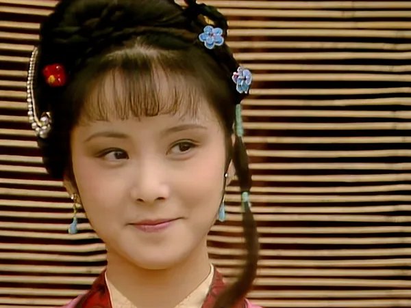 安雯红楼梦晴雯扮演者,被丈夫宠爱23年,晚年砸锅卖铁无家可归?