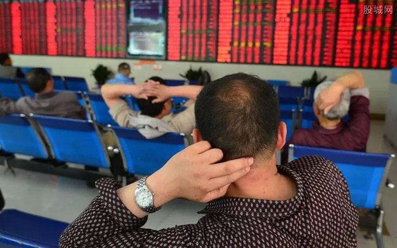 沙特削减近半产量 石油概念股有望迎来大涨
