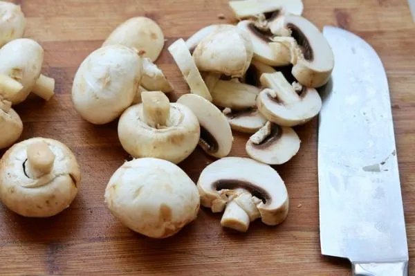 蘑菇炒肉做法