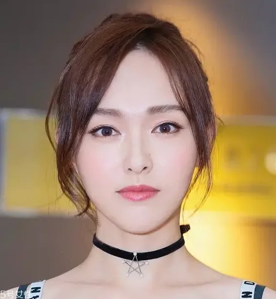宽额头适合什么刘海?2018额头宽刘海图片