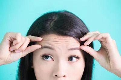额头有抬头纹怎么办 消除抬头纹的五个方法揭晓