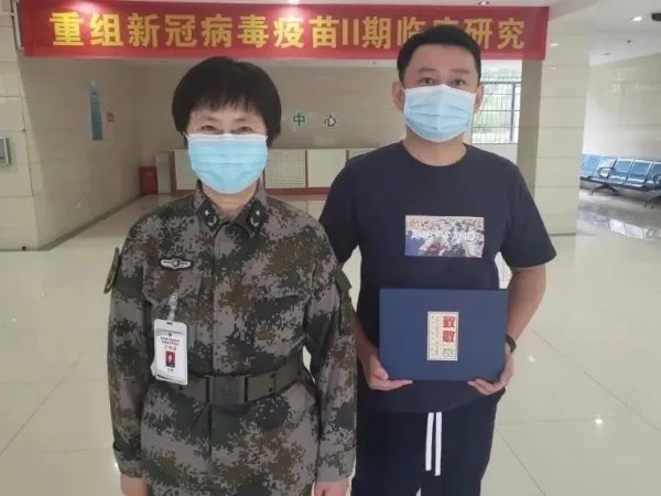 陈薇亲自为疫苗志愿者挑选礼物,会是什么礼物呢?