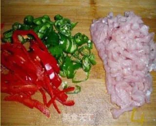 蒜苗炒肉丝