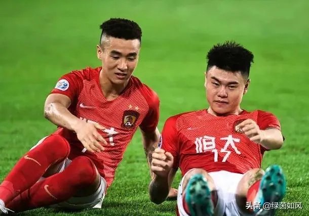 恒大双锋落选!国足客战菲律宾23人大名单新出炉:仅剩下三位前锋,你怎么看?
